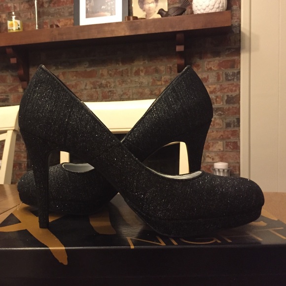 FIONI Clothing Shoes - Sparkly Black Heels