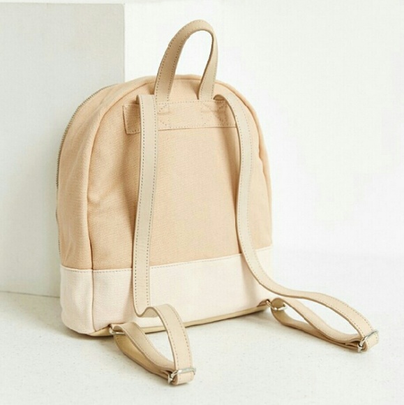 🚫SOLD 🎉Host pick!!🎉 UO round mini backpack - Picture 2 of 4