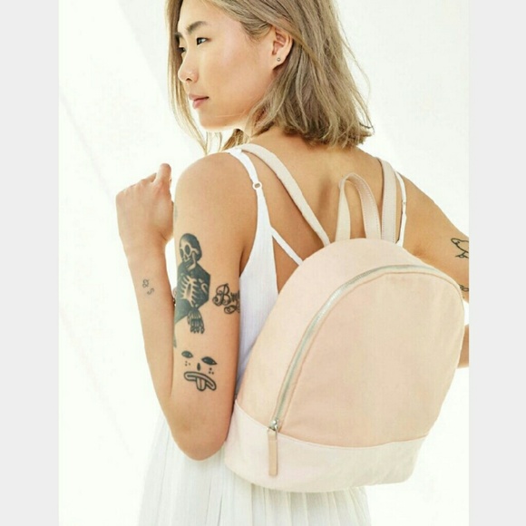 🚫SOLD 🎉Host pick!!🎉 UO round mini backpack - Picture 4 of 4