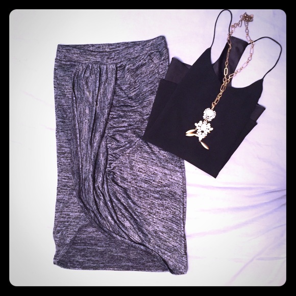 STITCH FIX Papermoon Ruffled Grey Skirt (small)
