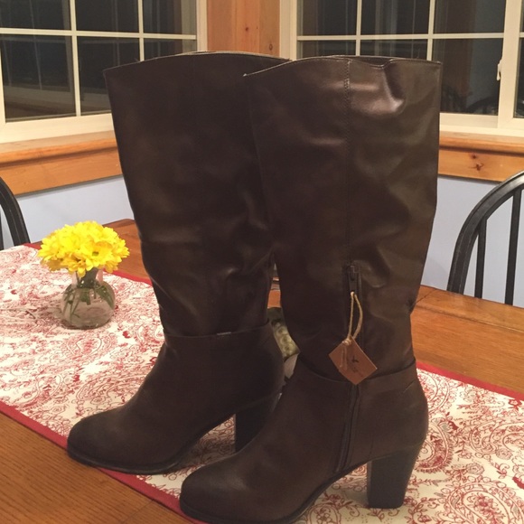 Brand new... American Eagle boots  size 9.5