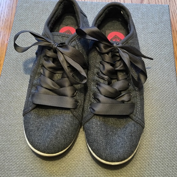 ROXY soft sided shoes