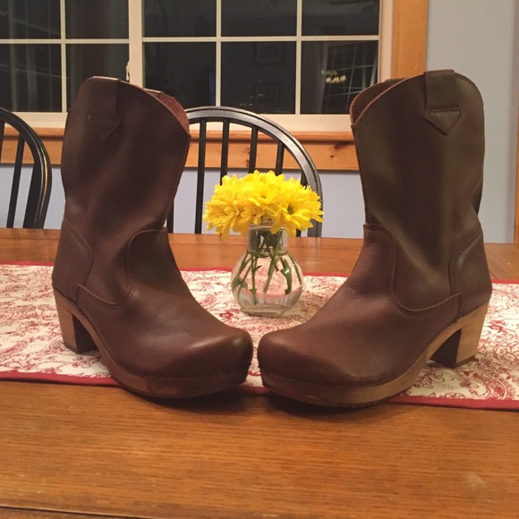 Sanita wooden clog booties