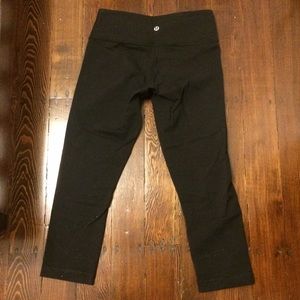 Lululemon wonder under crops