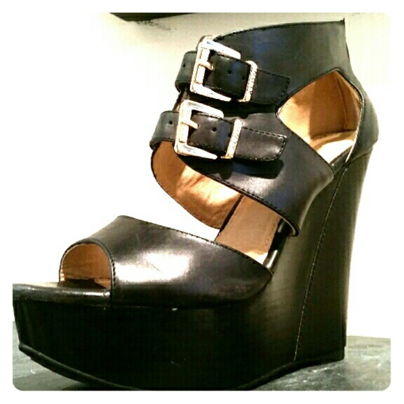 Aldo black leather wedges