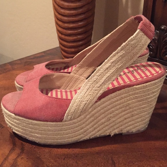 Red wedges
