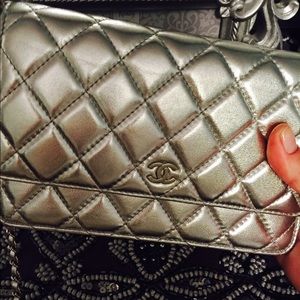 Woc silver! Wallet on a chain!