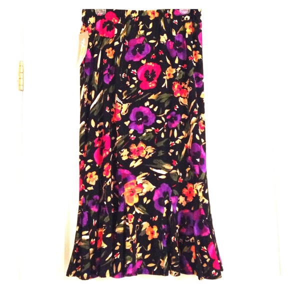 New TanJay Floral Skirt
