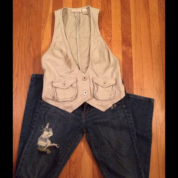 DKNY khaki vest - Picture 2 of 2