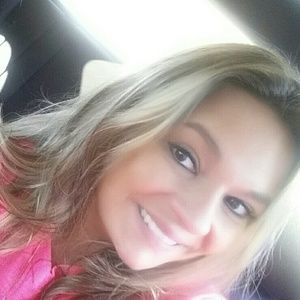 Meet your Posher, Raquel