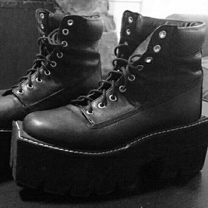 Jeffrey Campbell Size 9 Platform Boots