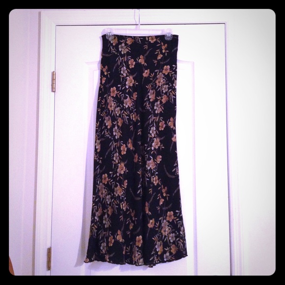 Old Navy Black Floral Skirt