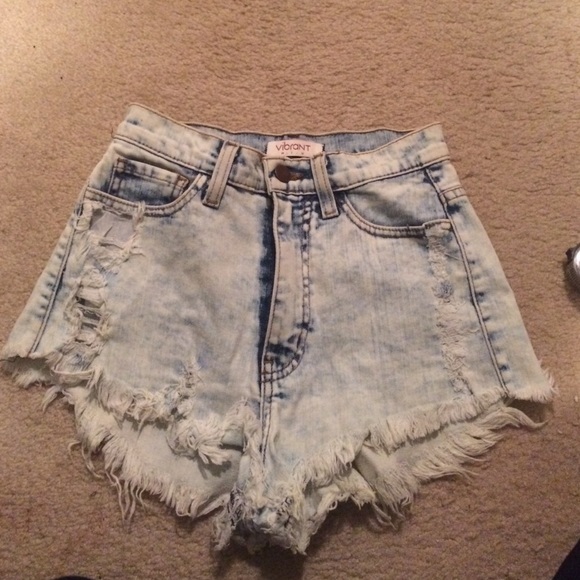High waist destroyed shorts