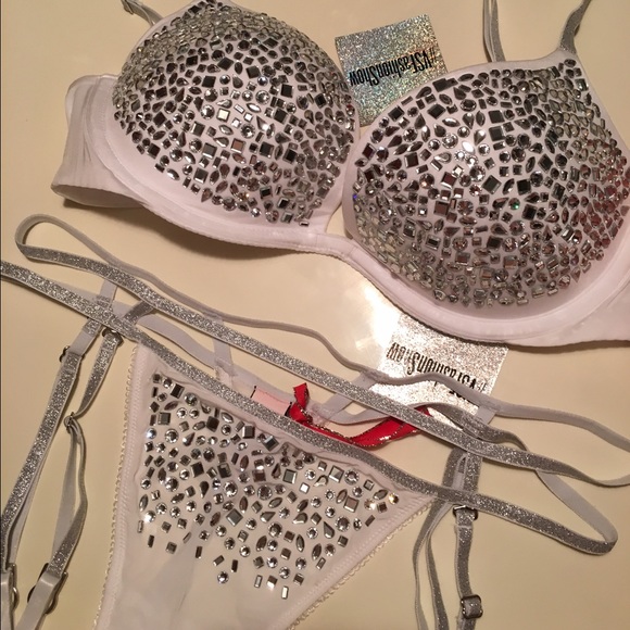 SOLD🎀 - Picture 2 of 4