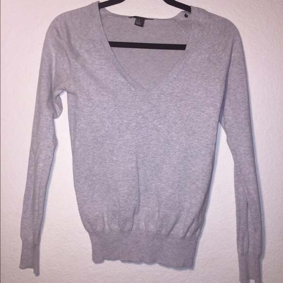 Forever 21 Basic Pearl Grey V-Neck Sweater