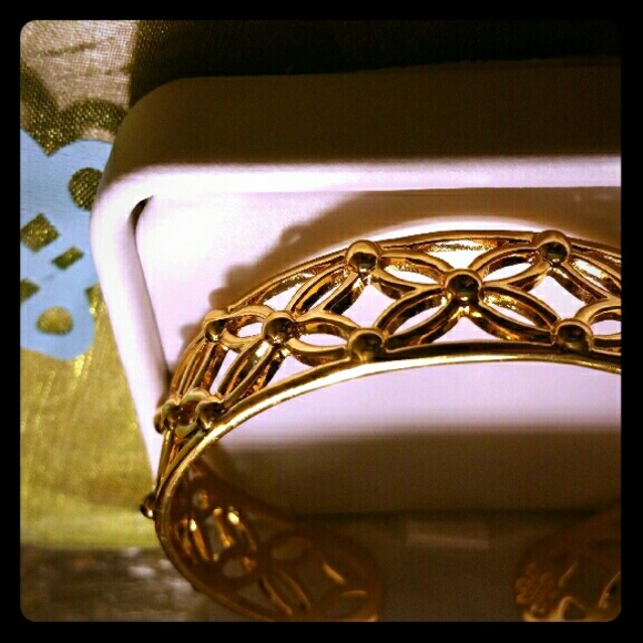 Lulu jewelry beautiful cuff golden bracelet