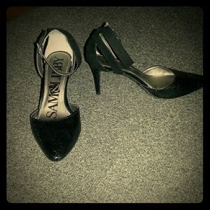 Final price! Black Pointed Heels - ship fast!!!!