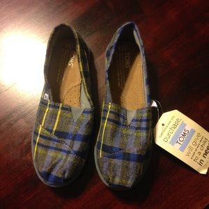TOMS shoes