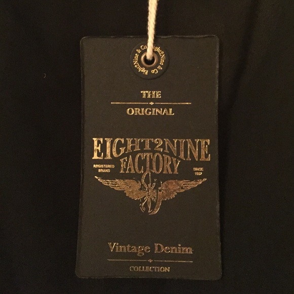 Tank top /crop top - Picture 2 of 2