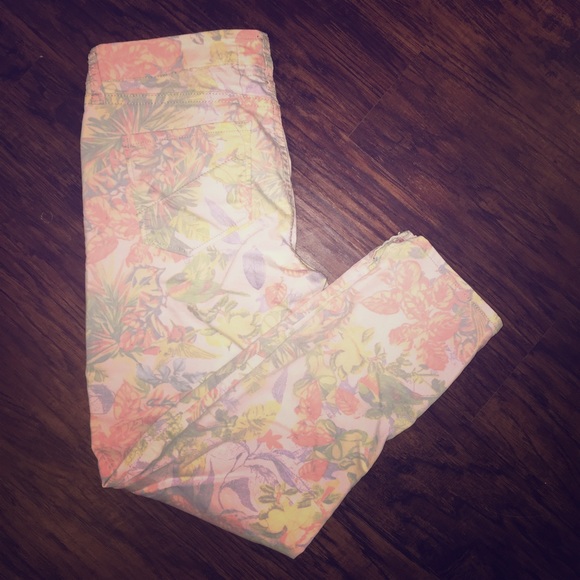 Floral Ankle Pants