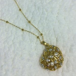 NWT large heart necklace