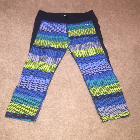 Nike Crop Workout Pants
