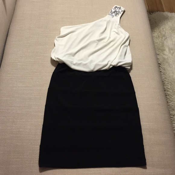 Cocktail one shoulder dress - Picture 3 of 4