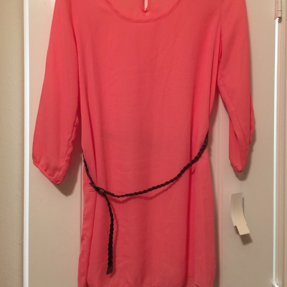 Very cute coral mid sleeve dress
