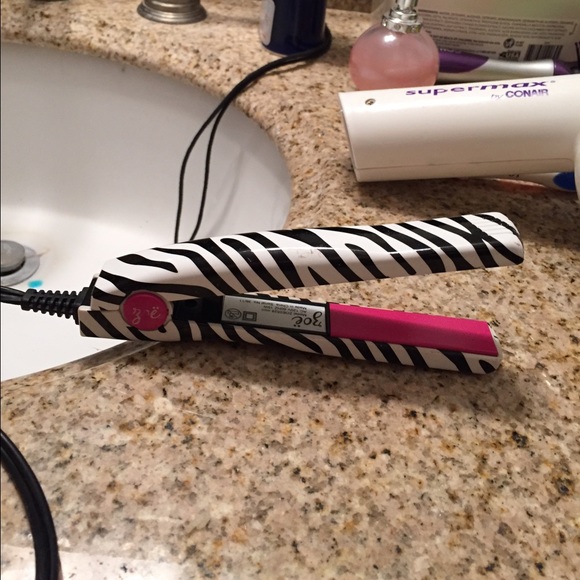 Straightener - Picture 3 of 3
