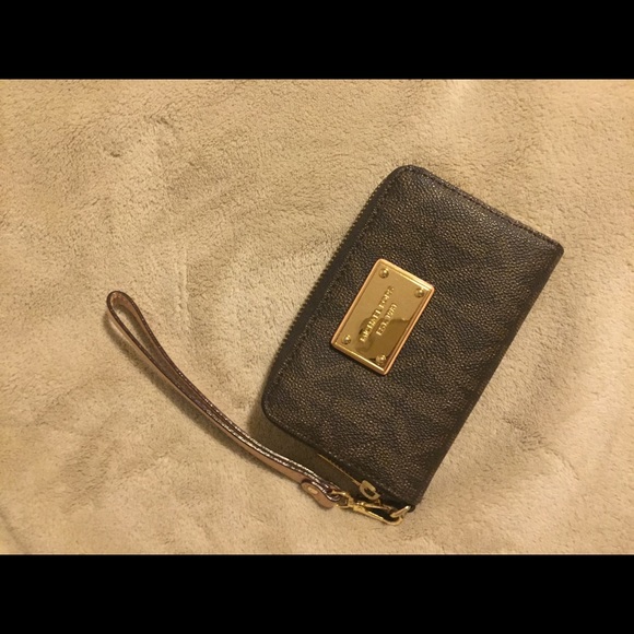 NWT MK Wallet/Wristlets