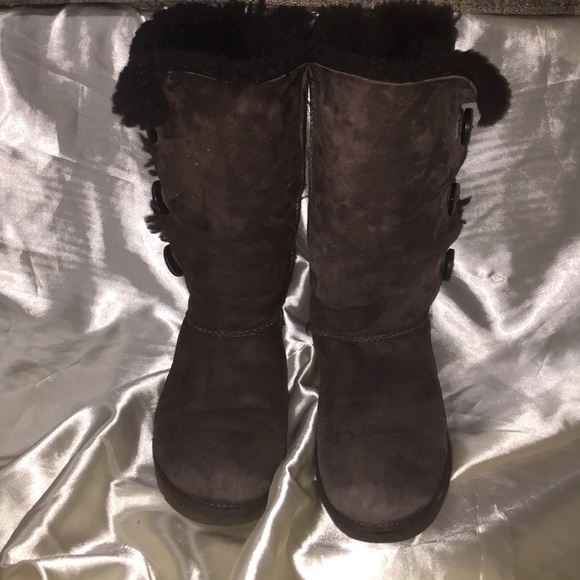 Women's Size 8 Ugg Boots Triple Button Chocolate