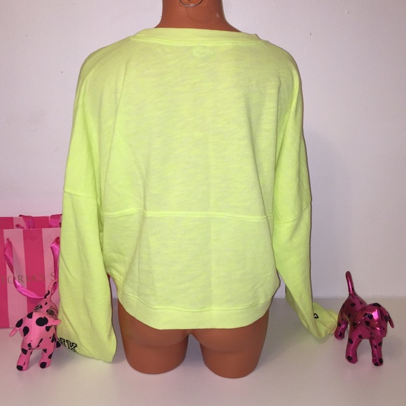 🚫SOLD🚫NEW PINK VS CROP TOP LOGO SWEATSHIRT - Picture 3 of 4