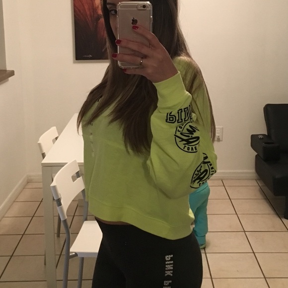 🚫SOLD🚫NEW PINK VS CROP TOP LOGO SWEATSHIRT - Picture 4 of 4