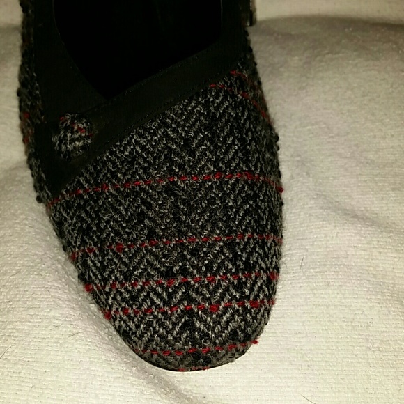 Heels - Picture 3 of 4