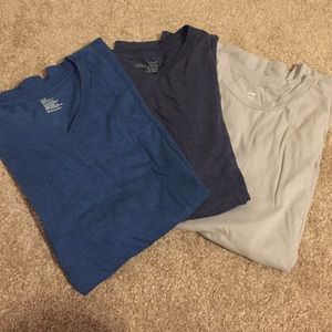Bundle of men's t-shirts size large