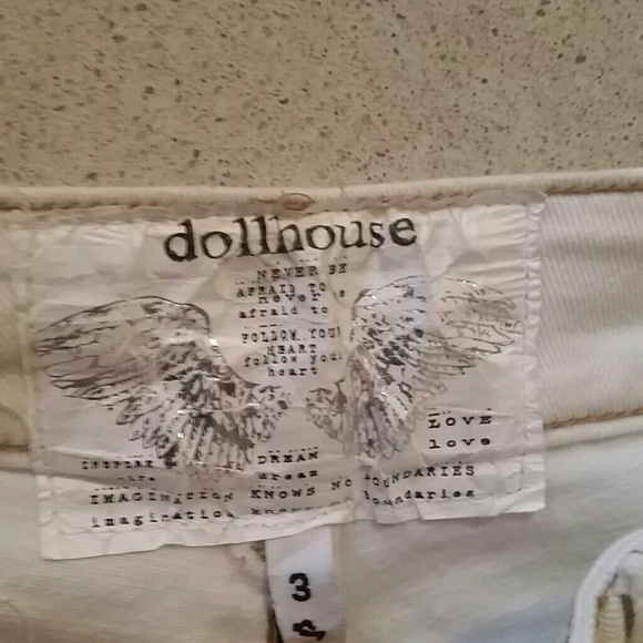 Dollhouse size 3 shorts - Picture 2 of 4