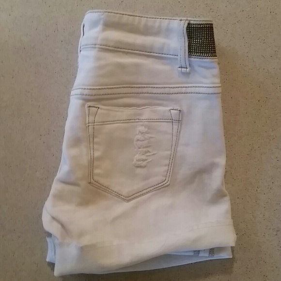 Dollhouse size 3 shorts - Picture 3 of 4