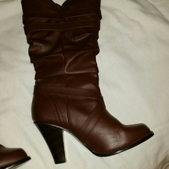 Heeled boots - Picture 3 of 4