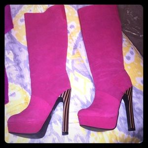 HOT 🔥 PINK 💗 Suede boots