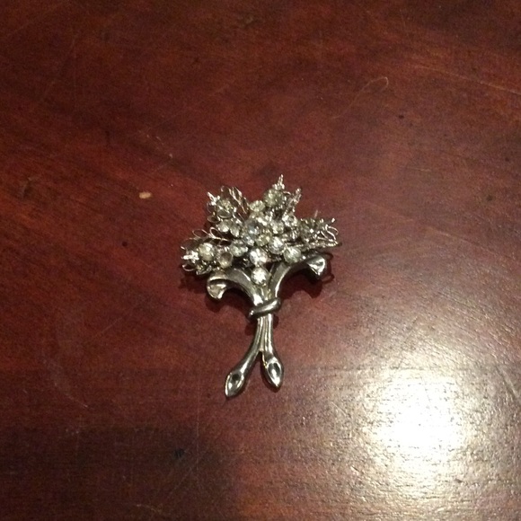 Vintage rhinestone pin