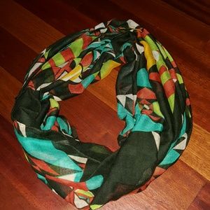 Lightweight colorful scarf with geometric pattern