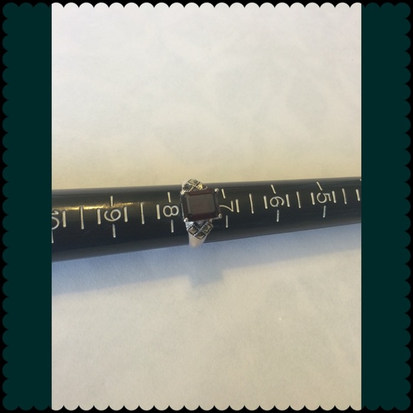 Sterling silver ring 7 1/2 - Picture 2 of 2