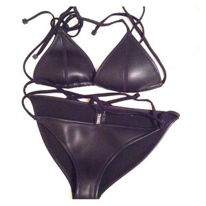 Black triangl bikini
