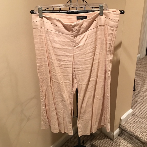 Bebe Cream Capri's- FREE W/2 ITEM BUNDLE