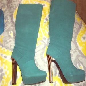 HOT TEAL SUEDE BOOTS!