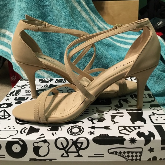 Bamboo Harleen Nude Heels W7