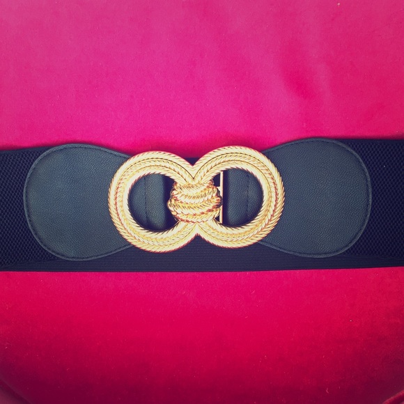 BCBG stretch gold clasp belt