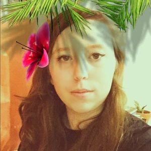 Meet your Posher, Kira