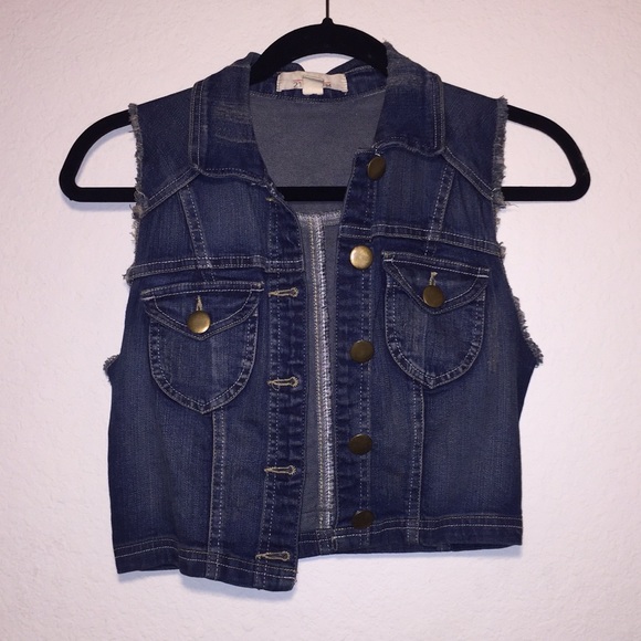 Forever 21 Distressed Denim Cropped Vest