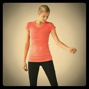 Lululemon Swiftly Tech Short Sleeve Crew Gradient